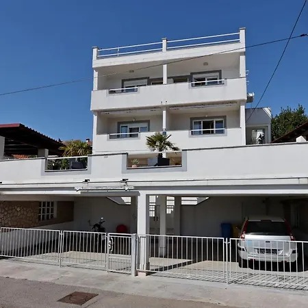 Apartment With A Parking Space - 12592 Crikvenica