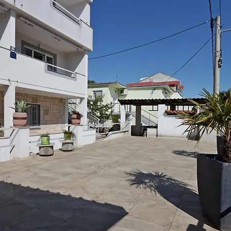 Apartment With A Parking Space - 12592 Crikvenica